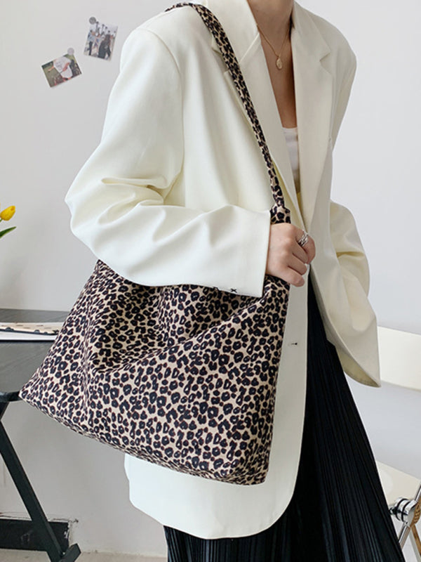 Leopard print shoulder bag (canvas)